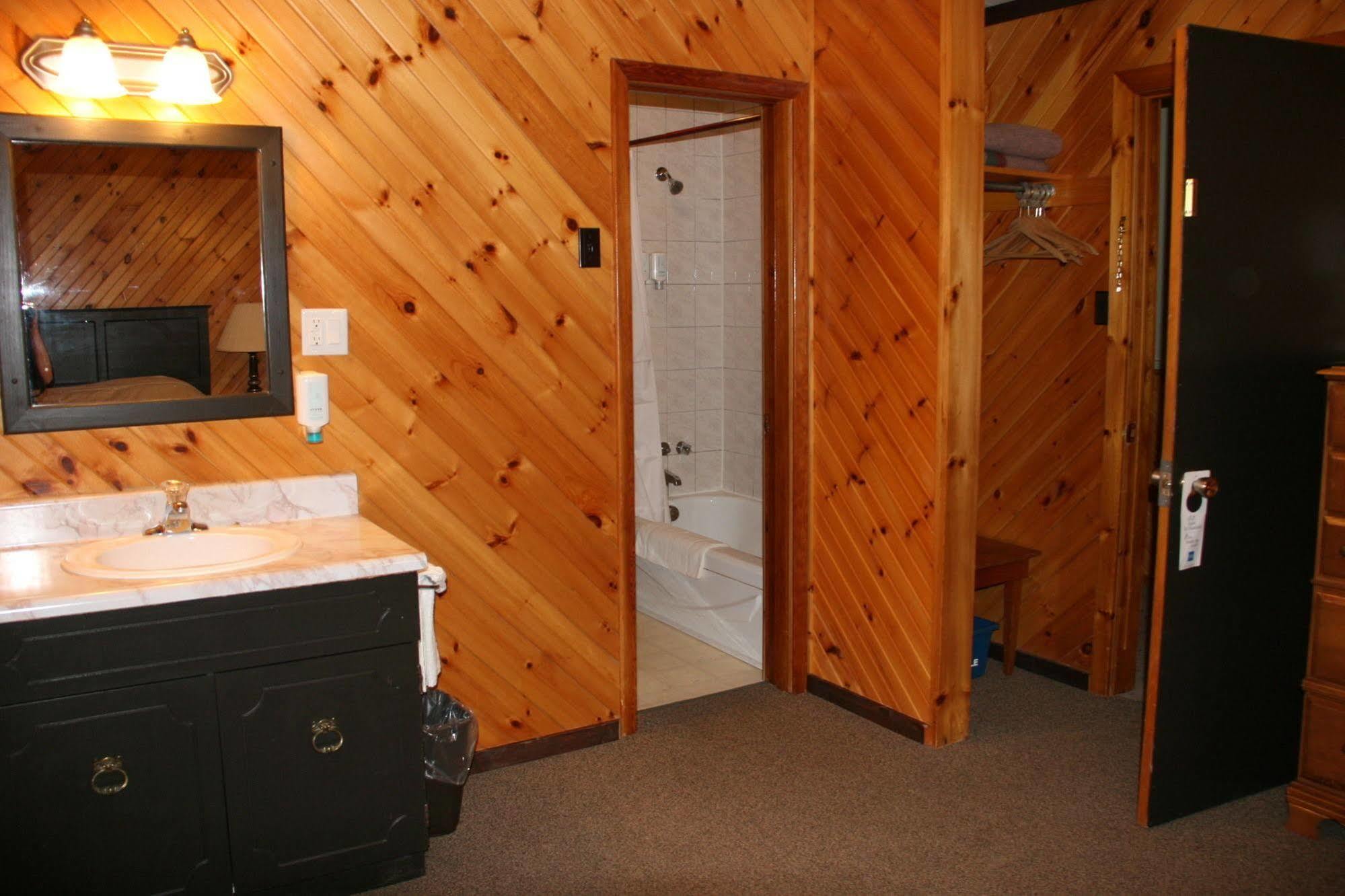 Beachwood Resort Deer Bay Exterior foto